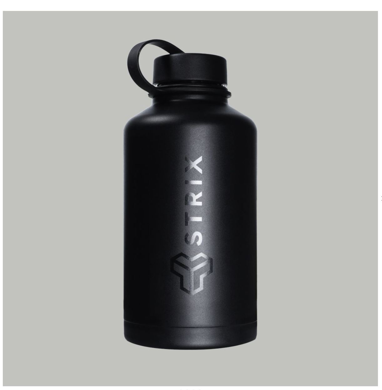 STRIX Nomad-Wanderflasche 1800 ml Wandertrinkflasche mit Schultergurt & Isolierdeckel