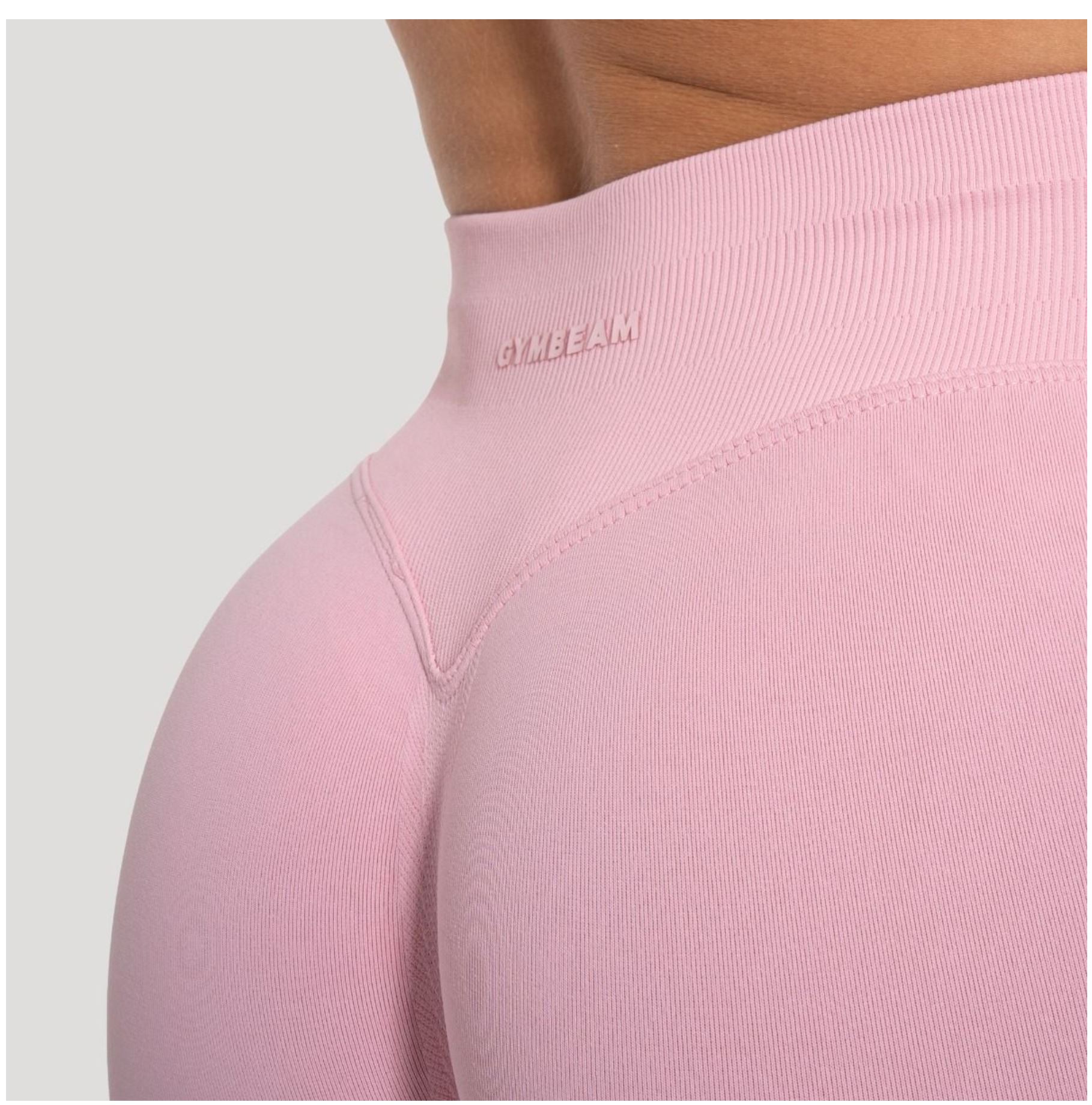 GymBeam LUMA Shorts Sportshorts für Frauen nahtloses Design Scrunchshorts Baby-Pink Gr. S