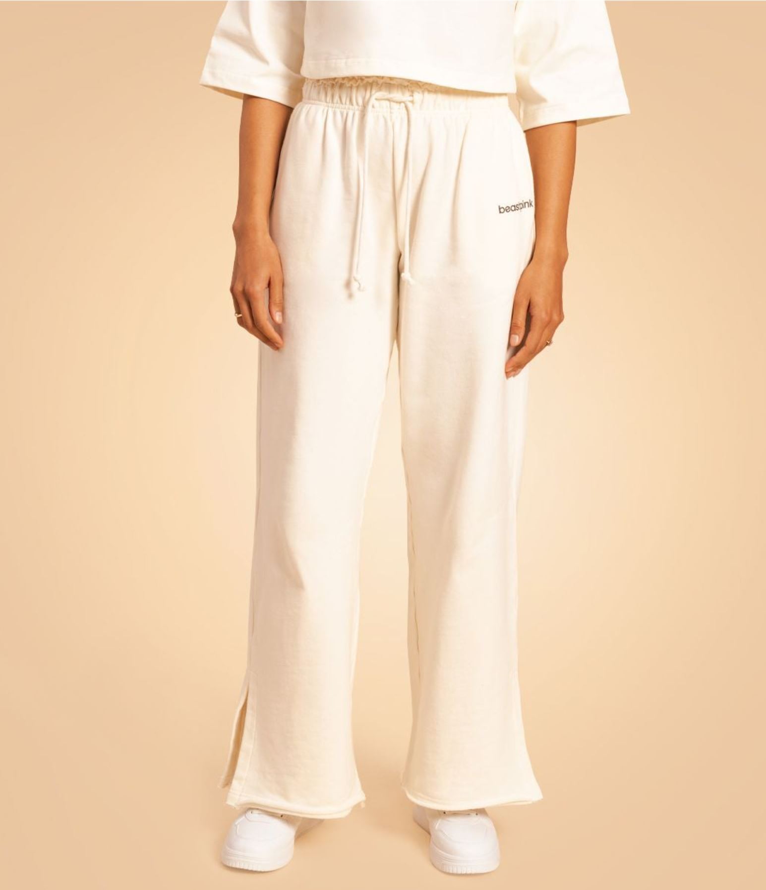 GymBeam SERENITY Jogginghose als Freizeithose mit Paperbag-Bund