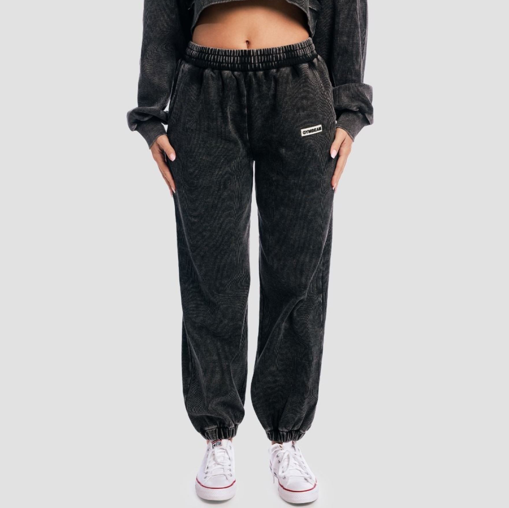 GymBeam Jogginghose AURA Trainingshose oder als Streetwear für Frauen