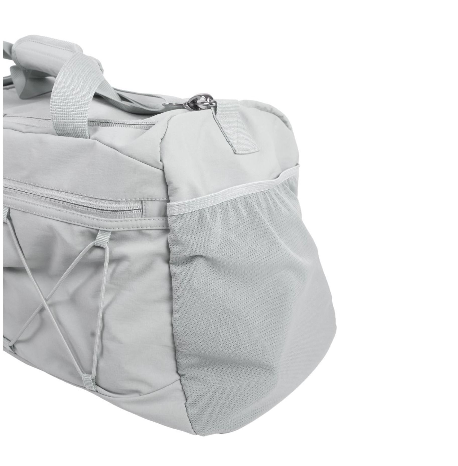 GymBeam AURA Duffle Sporttasche für das Fitnessstudio Farbe Mist 41,25 Liter
