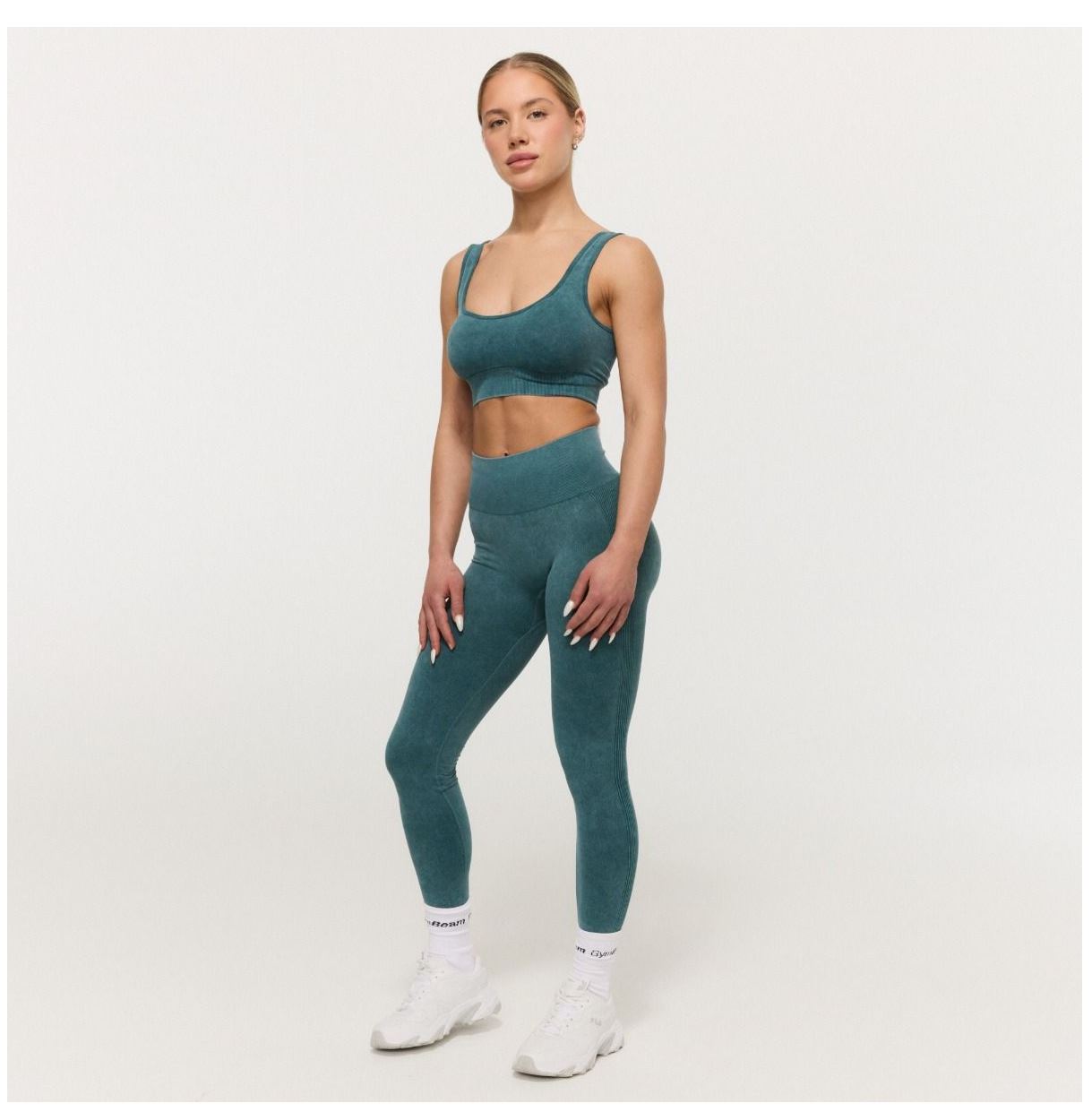 GymBeam LIFT Sport-BH in Petrol nahtlos mittlerer Halt Fitness-BH mit Einlagen-Pads Gr. S