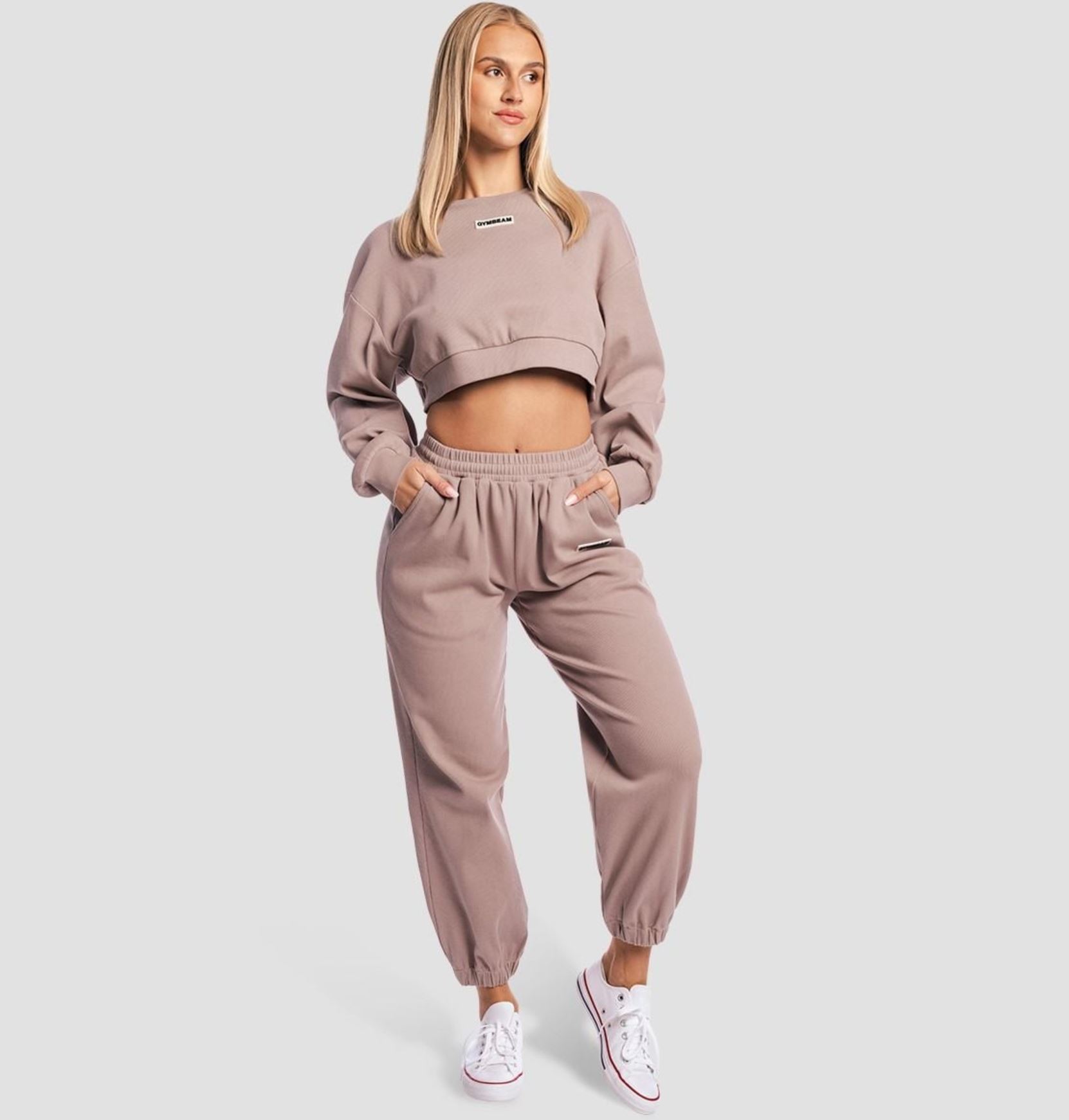 GymBeam Jogginghose AURA Trainingshose oder als Streetwear für Frauen
