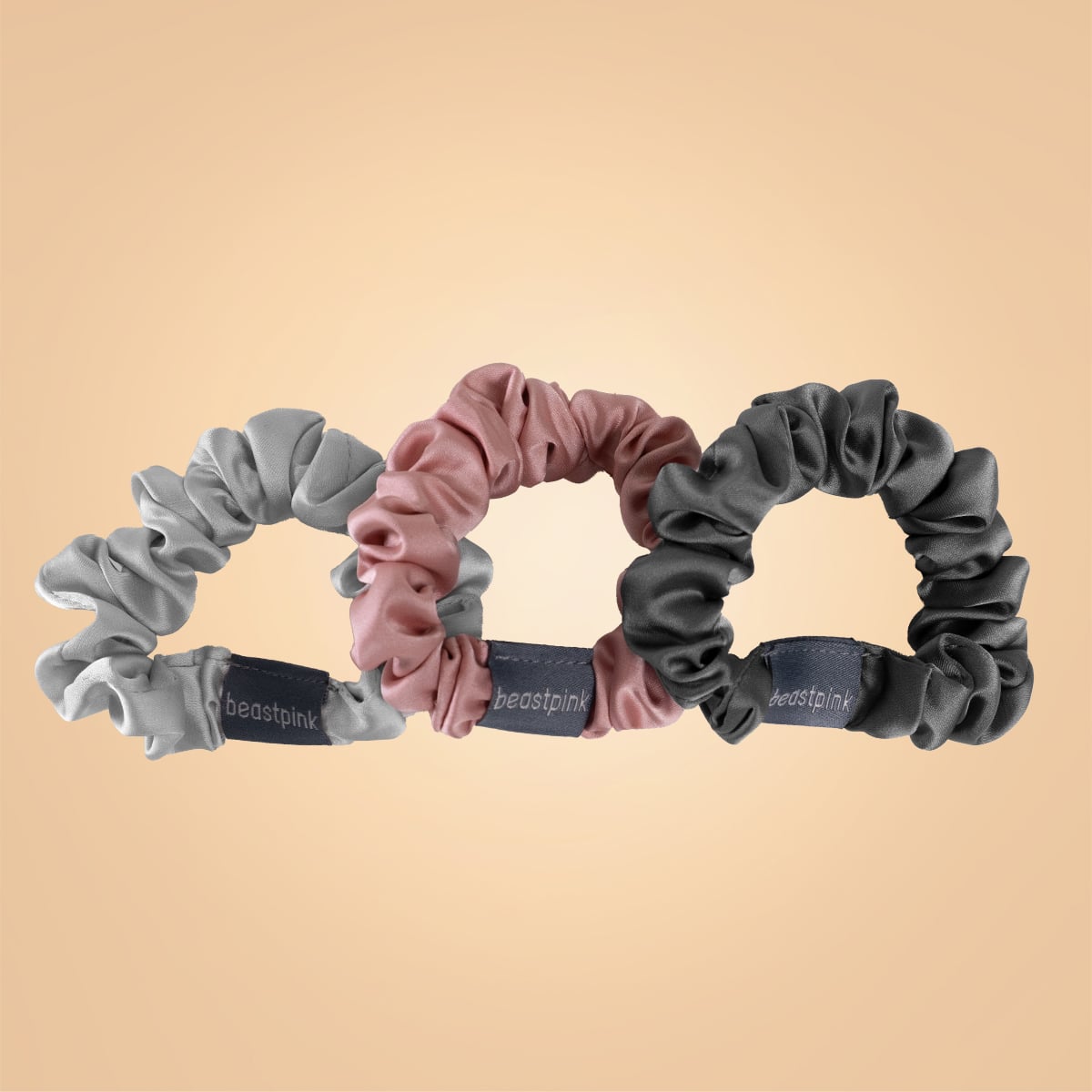 BeastPink Satin-Scrunchy-Set GymBeam Premium Haargummis im 3er-Pack