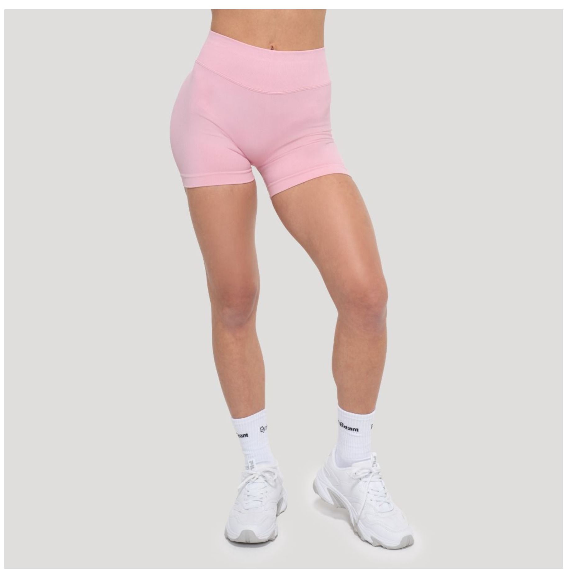 GymBeam LUMA Shorts Sportshorts für Frauen nahtloses Design Scrunchshorts Baby-Pink Gr. S