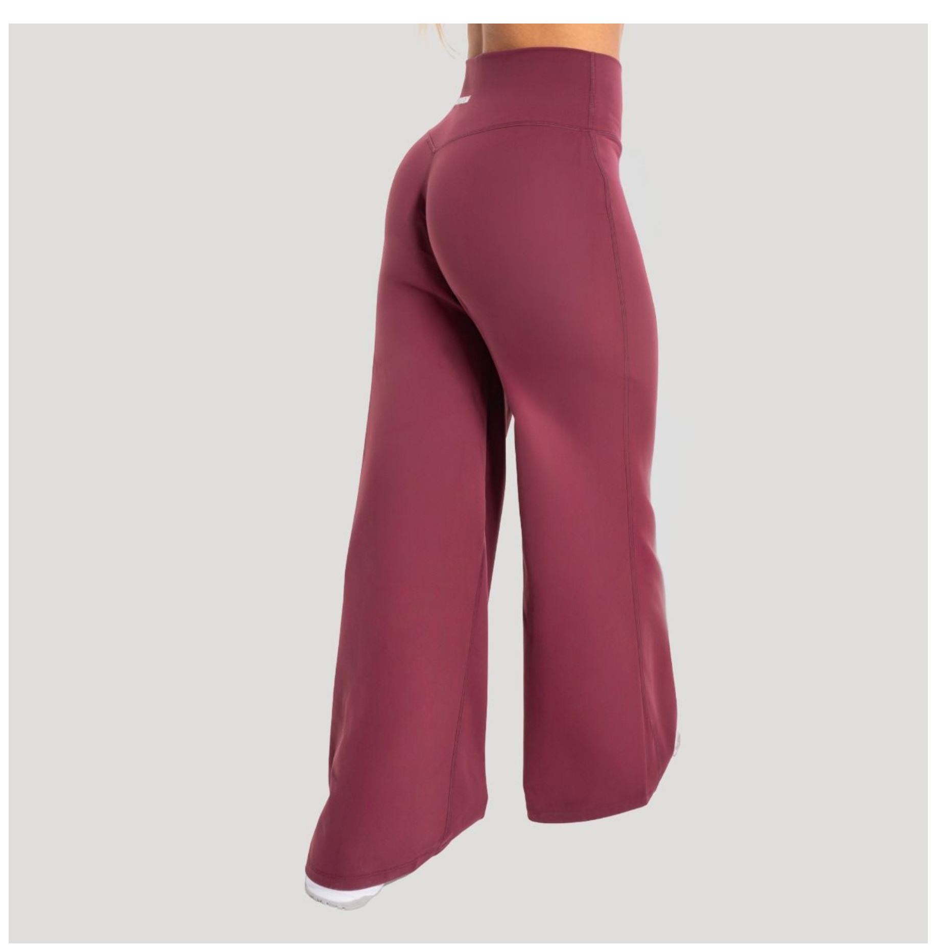 GymBeam Sporthose FLOW Weinrot für Frauen Straight Pants atmungsaktive Trainingshose mit Strech Gr. XL
