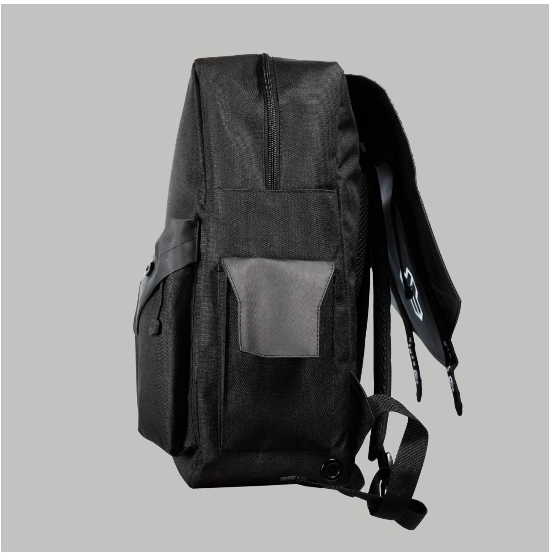 STRIX Rucksack STELLAR mit wasserdichter Hülle Sportrucksack gepolstert & atmungsaktiv