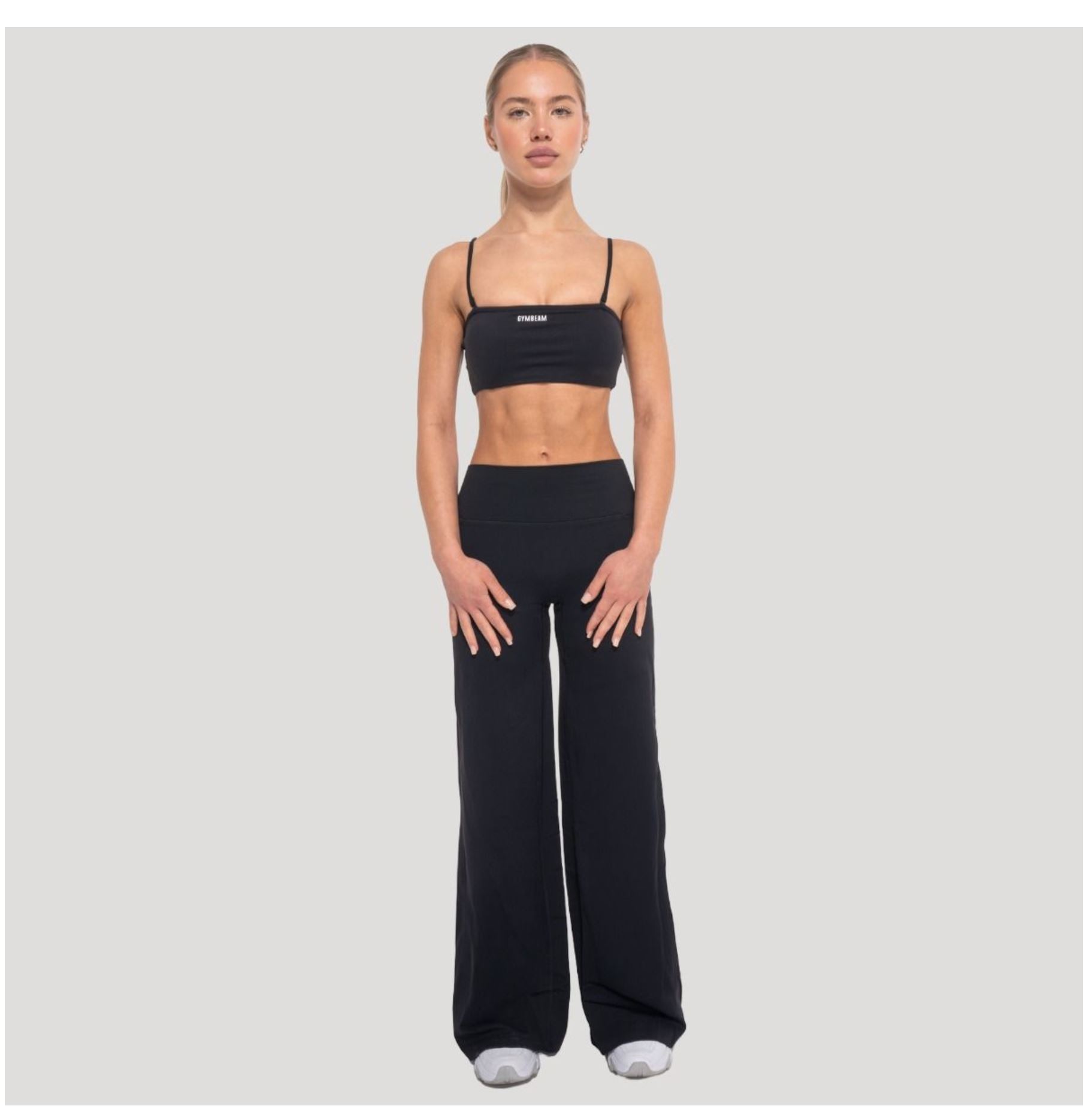GymBeam Sporthose FLOW schwarz für Frauen Straight Pants atmungsaktive Trainingshose mit Strech Gr. XXL