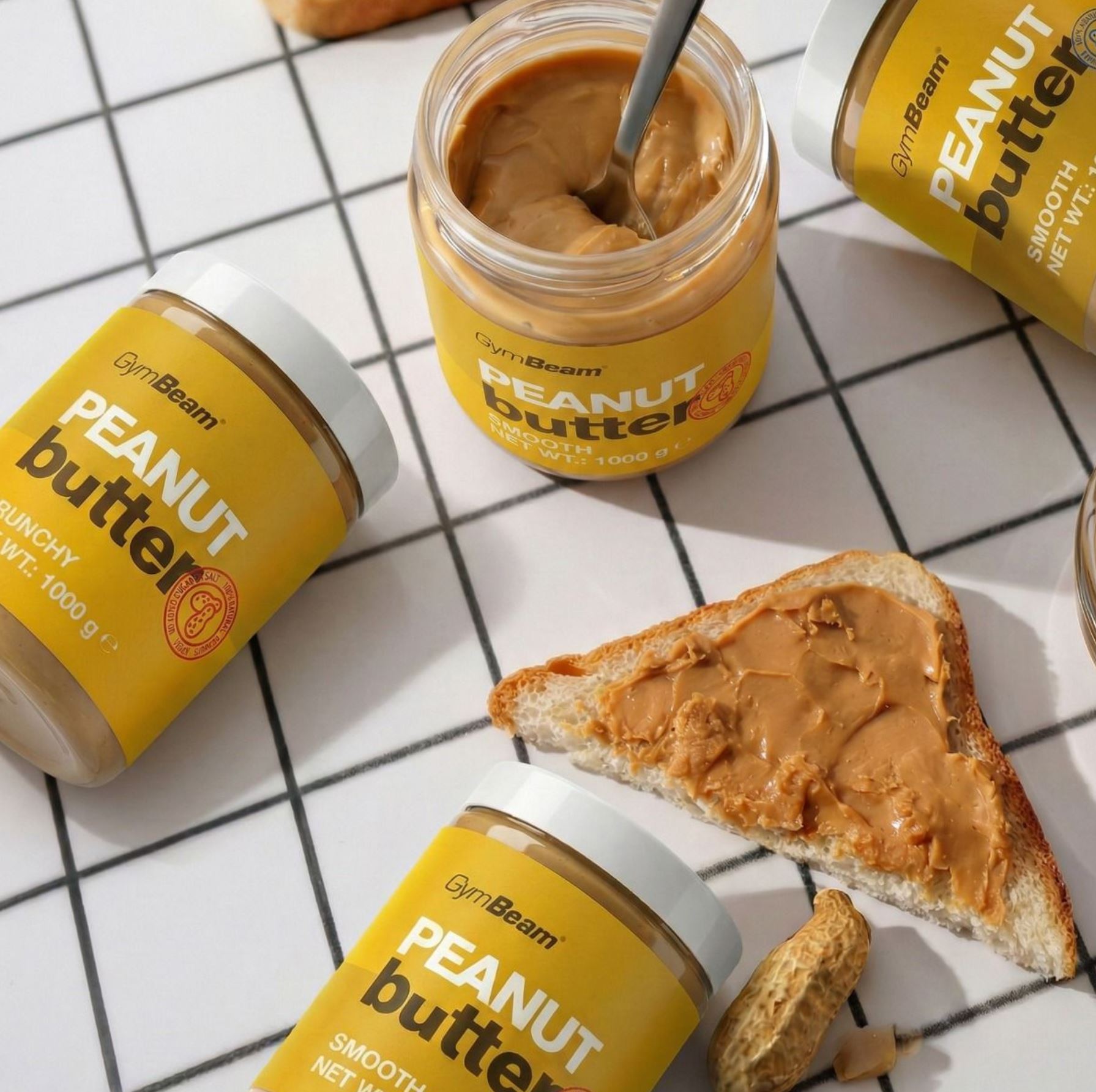 GymBeam Natürliche Erdnussbutter Cremiger Erdnussaufstrich mit Erdnussstücke & ohne Nussstücke Vegan
