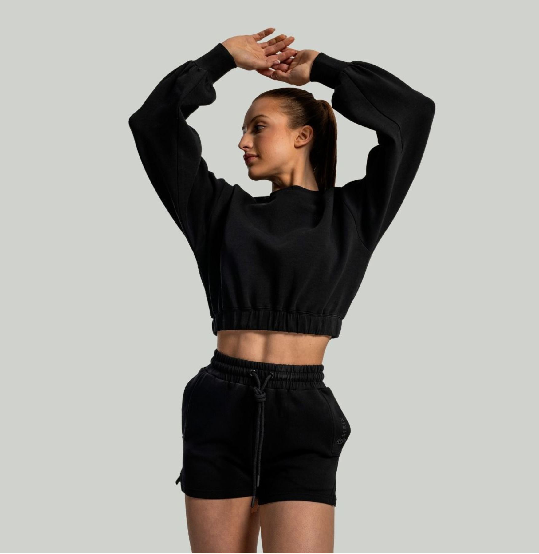 STRIX LUNAR Cropped Pullover