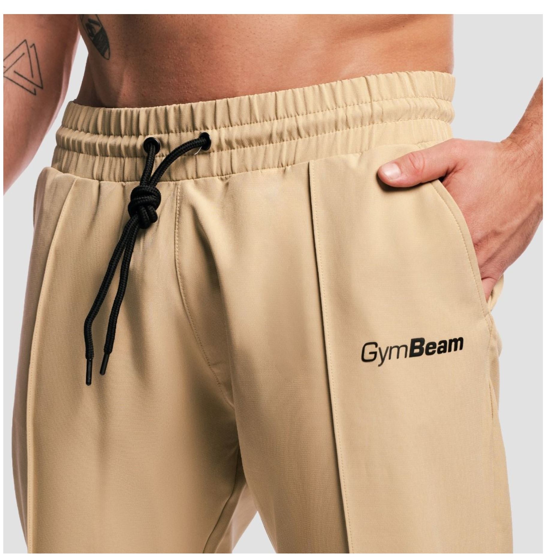 GymBeam ARC Hose in beige für Herren mit Knöchelbund bequeme Männerhose im Joggerschnitt Gr. S