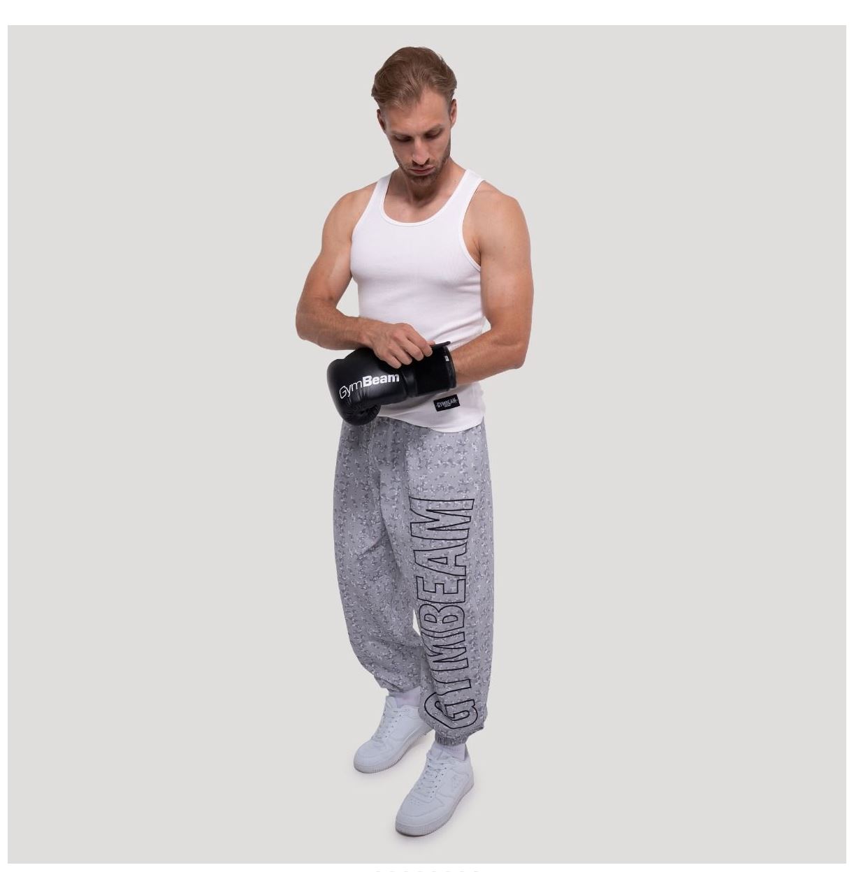 GymBeam Jogginghose grau Persistence mit Ripstop-Gewebe Bodybuilderhose oversized-Schnitt 100% Baumwolle Gr. S