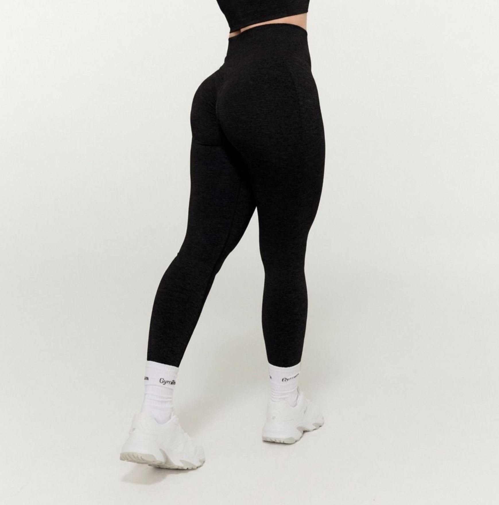 GymBeam Leggings FLO Scrunch-Butt Sportleggings für Frauen